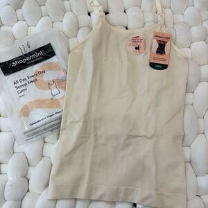 Shapermint Essentials Scoop Neck Cami